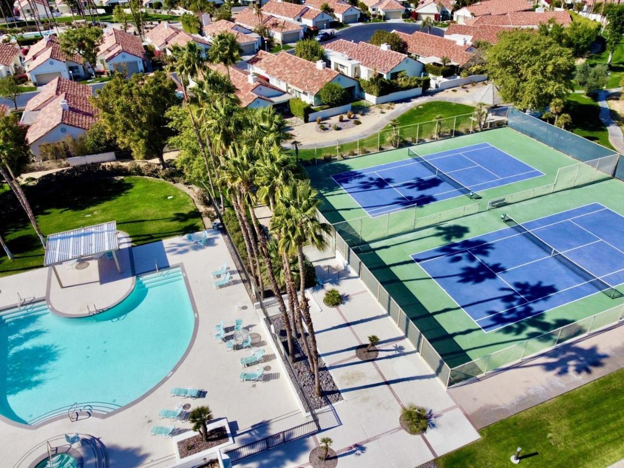 Desert Breezes Resort Palm Desert Eksteriør billede
